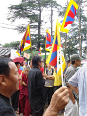 tibetan people and flags
